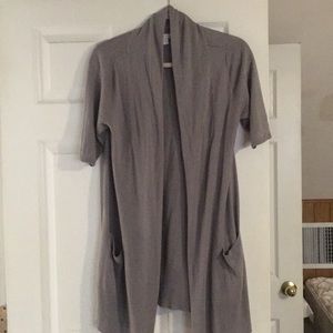 Grey short sleeved sweater!